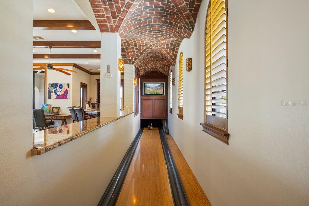 O6350037 Property Photo