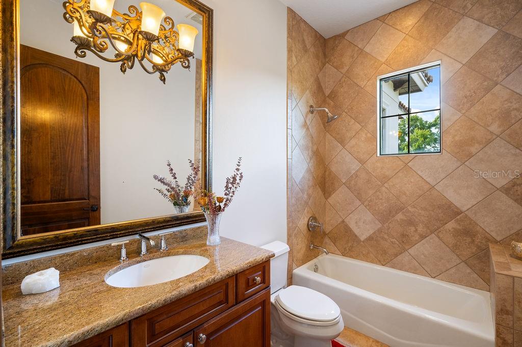 O6350037 Property Photo