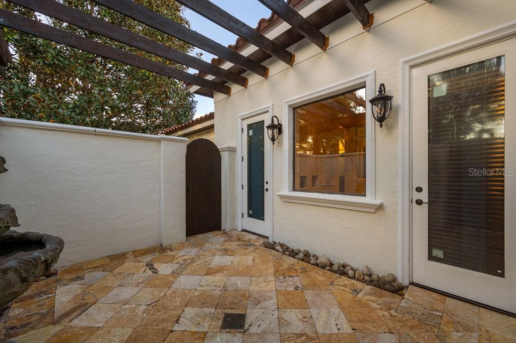 O6350037 Property Photo