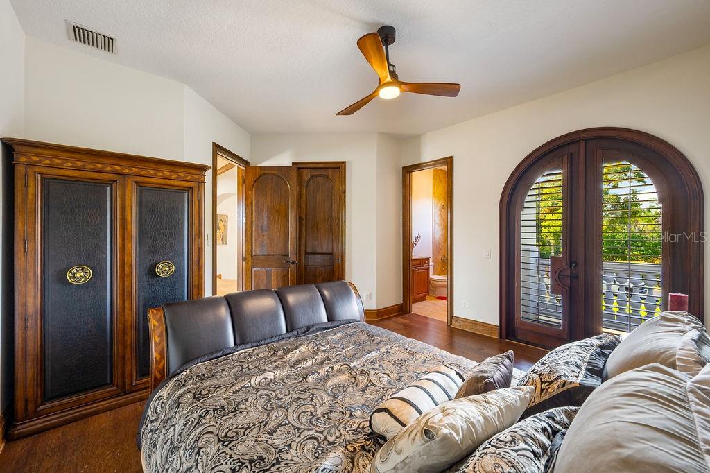 O6350037 Property Photo