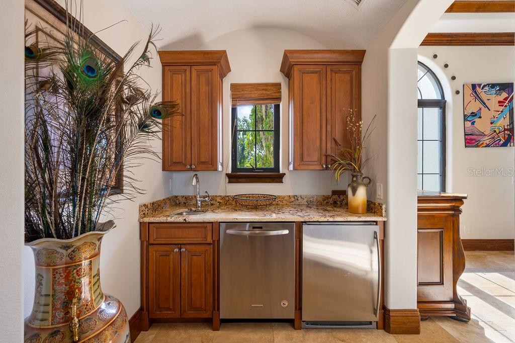 O6350037 Property Photo