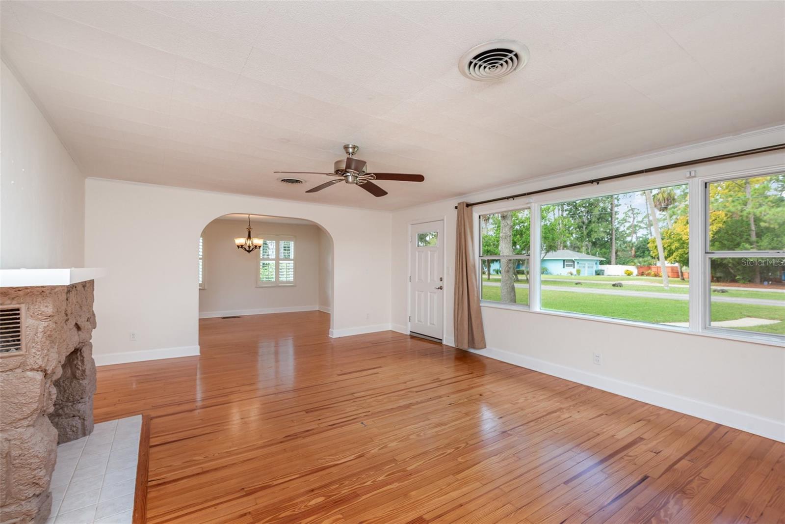 215 PONCE DE LEON BLVD, DAYTONA BEACH, FL, 32114