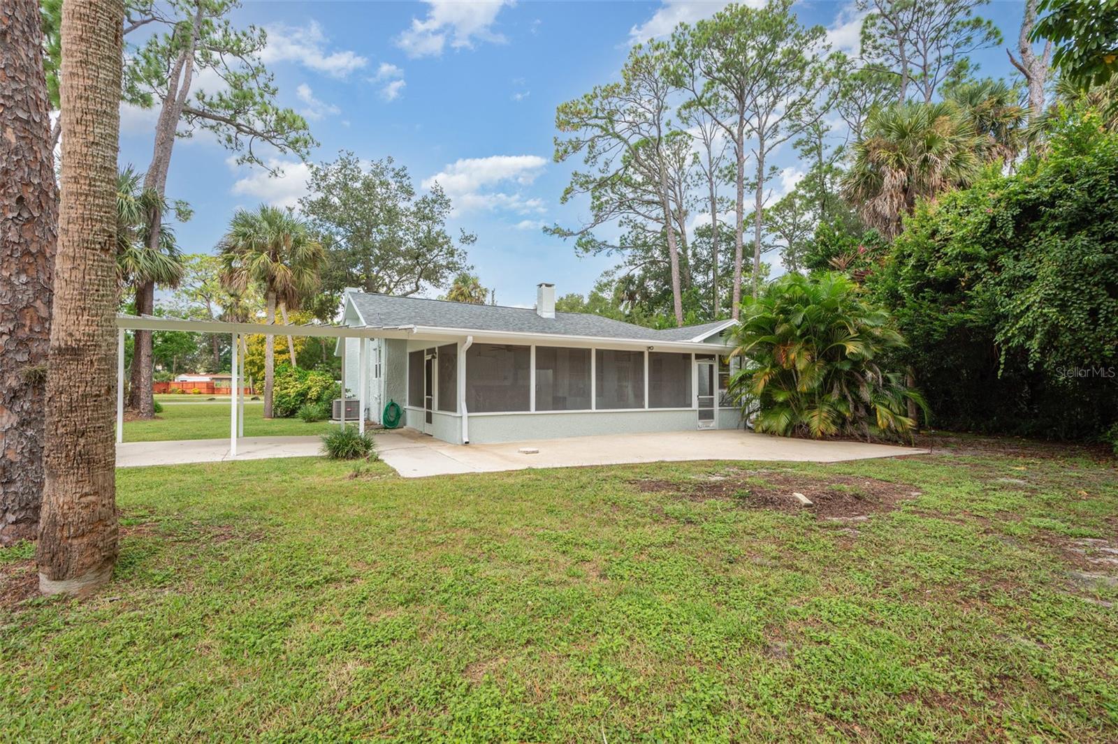 215 PONCE DE LEON BLVD, DAYTONA BEACH, FL, 32114