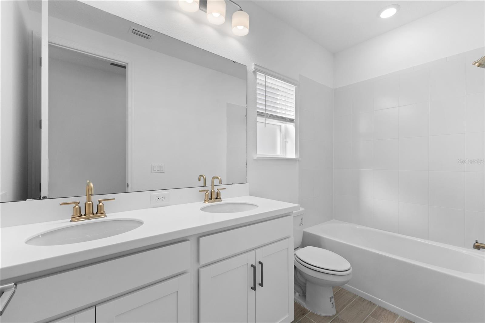 9048 TEQUILA SUNRISE DR, SARASOTA, FL, 34241