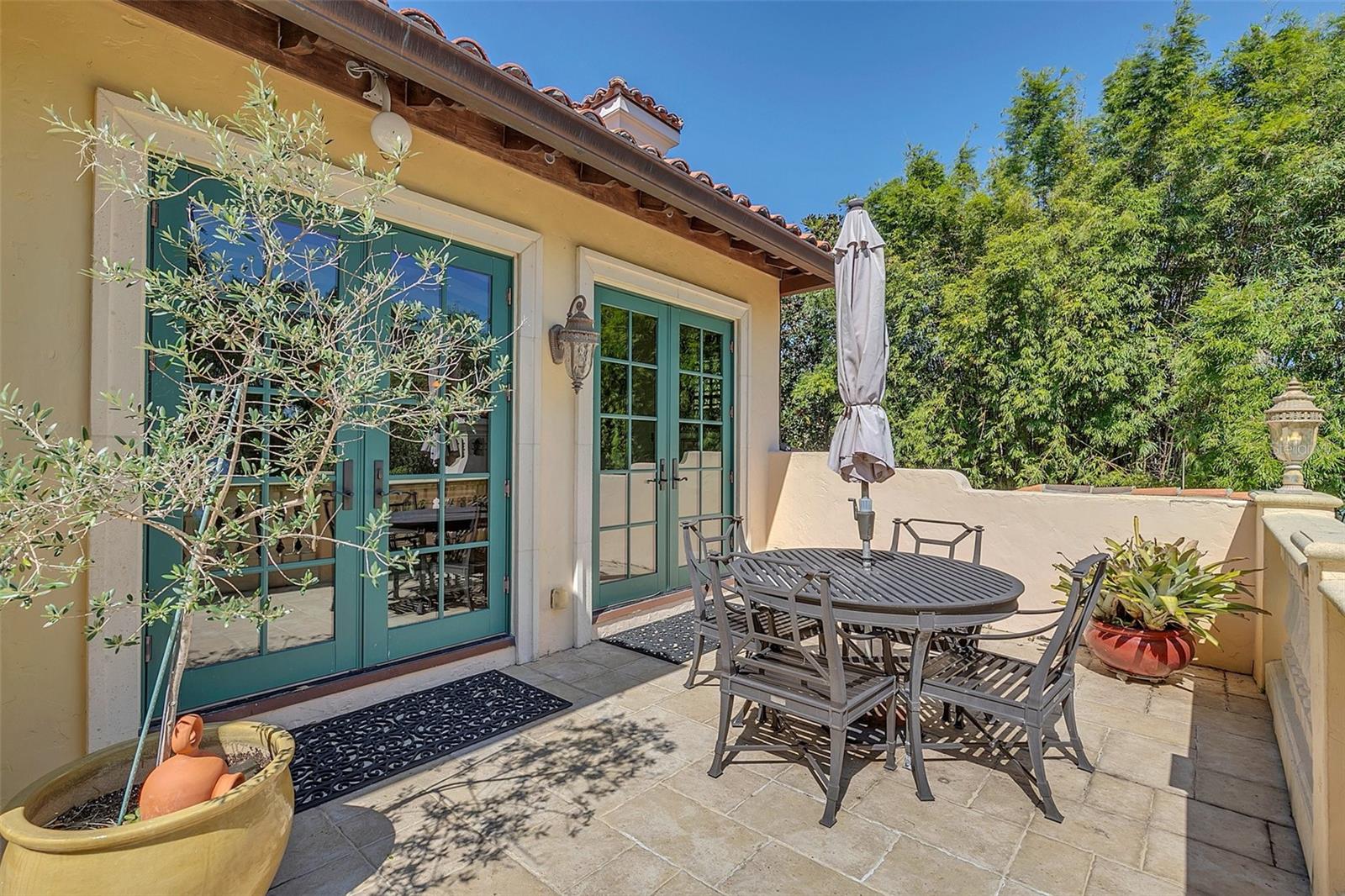 O6350054 Property Photo