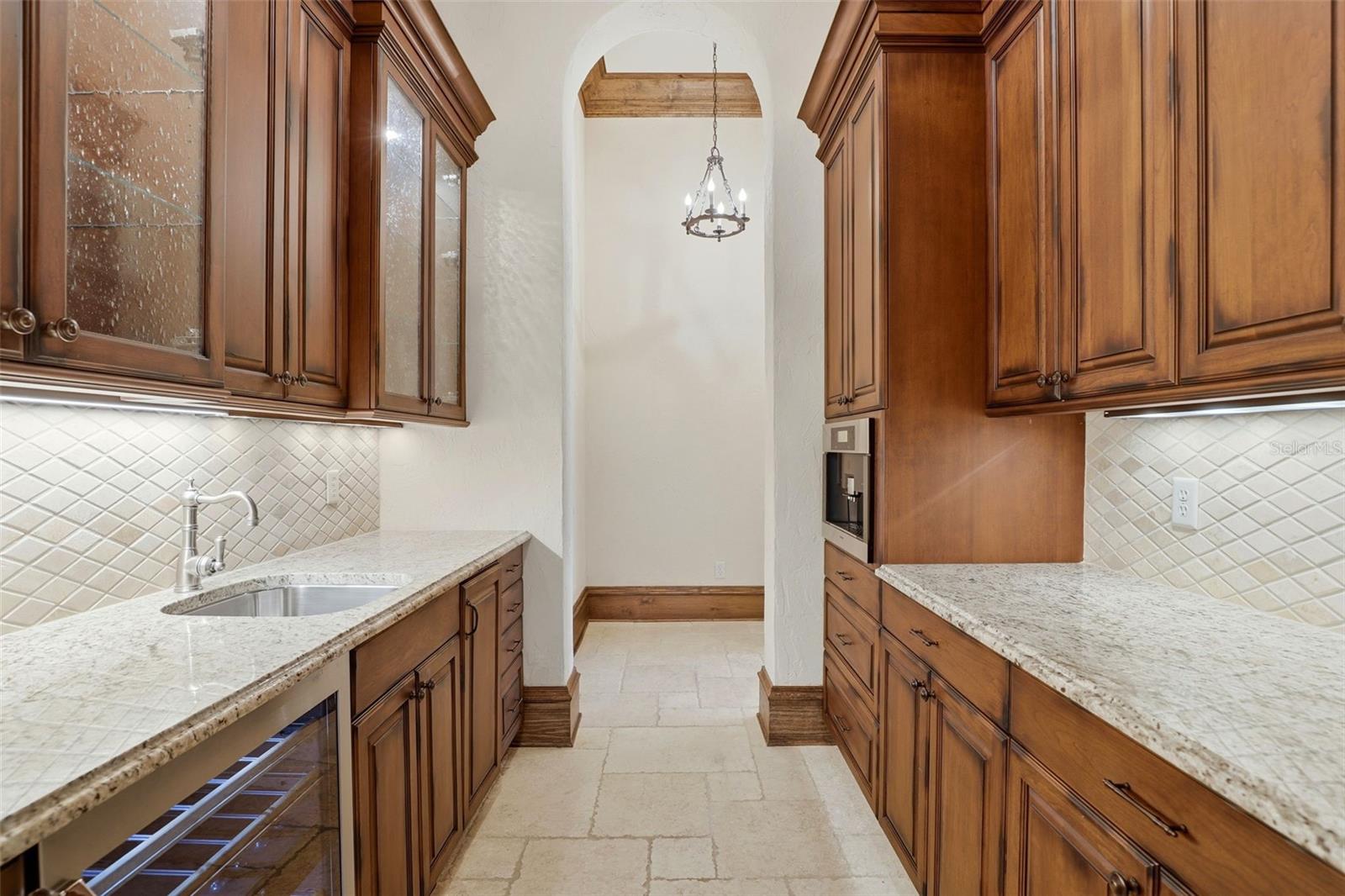 O6350054 Property Photo