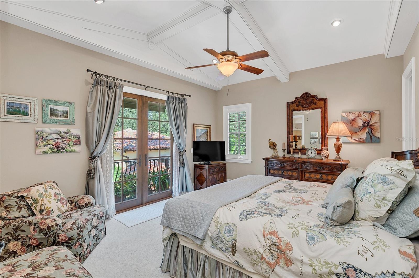 O6350054 Property Photo