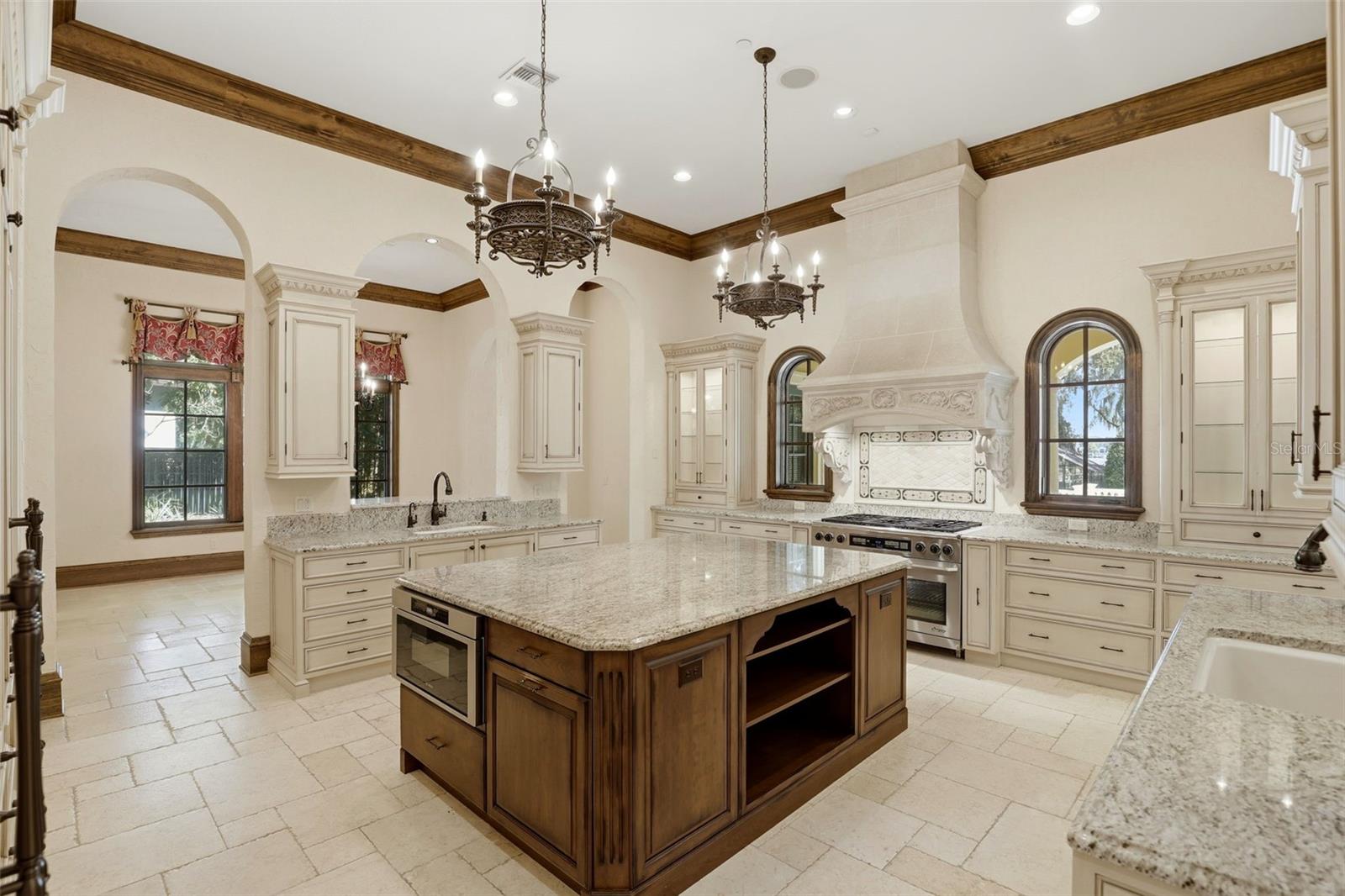 O6350054 Property Photo