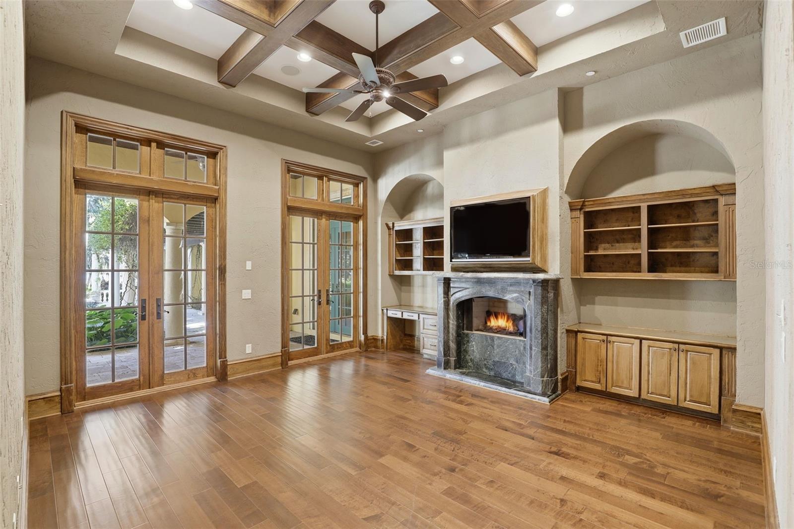 O6350054 Property Photo