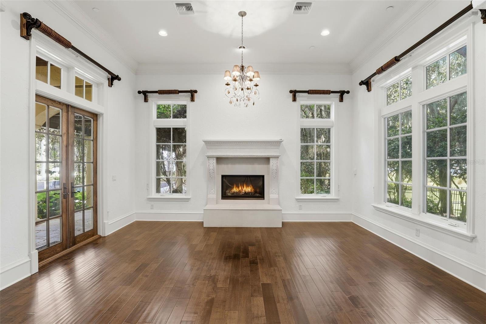 O6350054 Property Photo