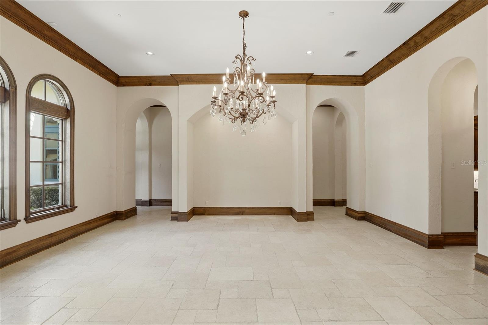 O6350054 Property Photo