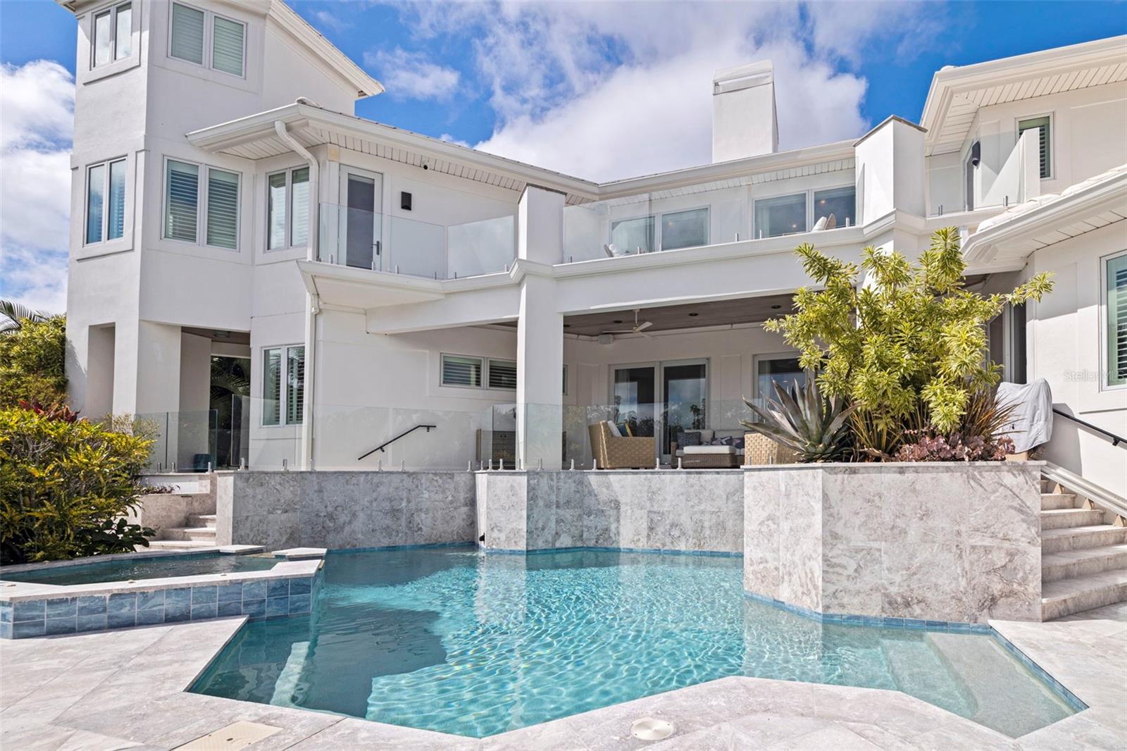 TB8434995 Property Photo