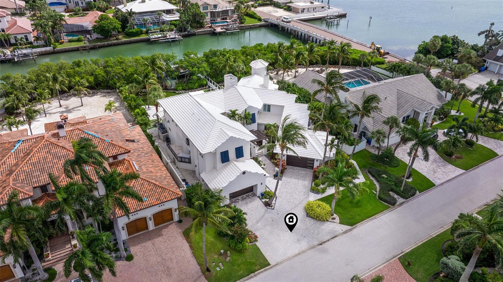 TB8434995 Property Photo