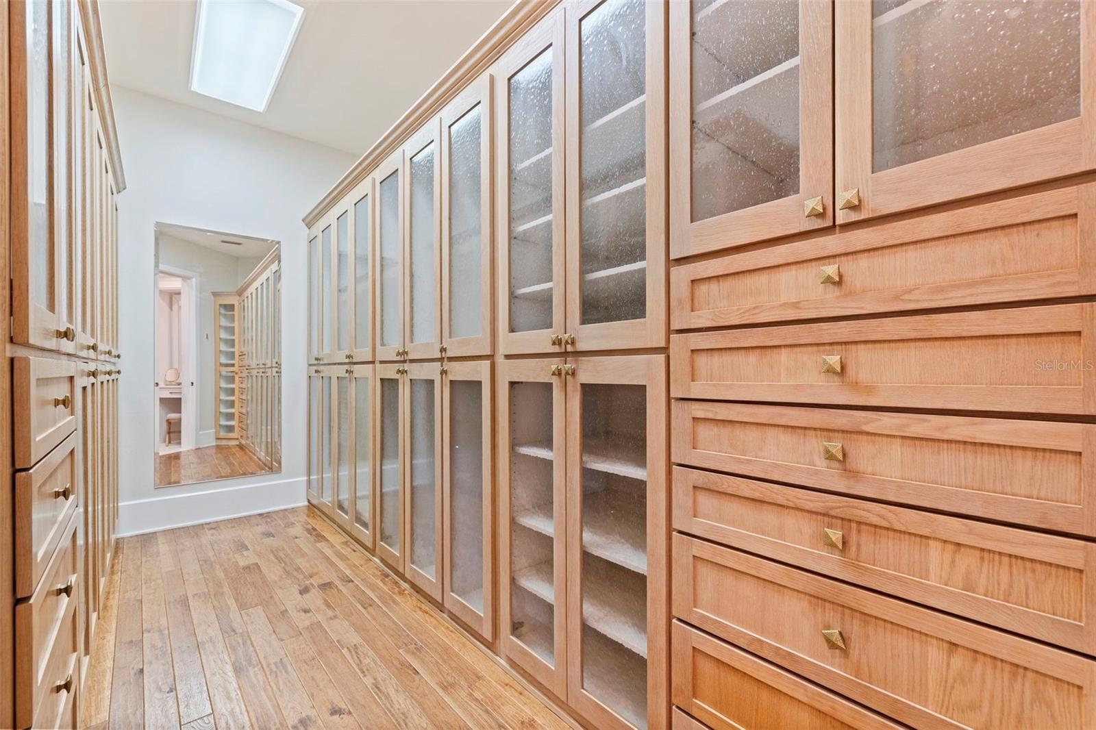 TB8434995 Property Photo