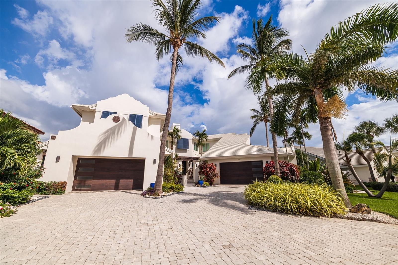 TB8434995 Property Photo