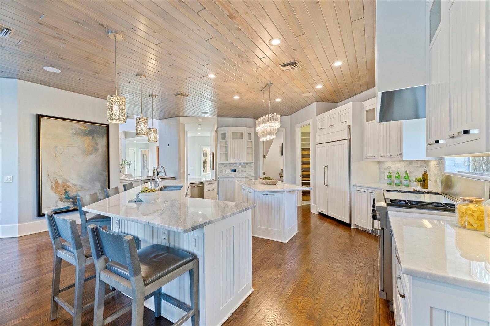 TB8434995 Property Photo