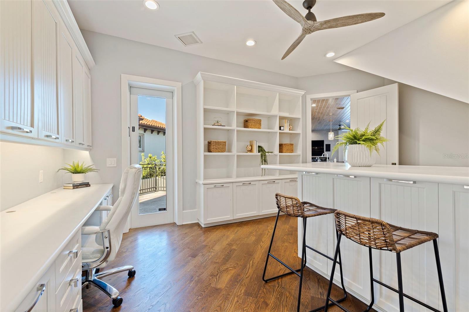 TB8434995 Property Photo