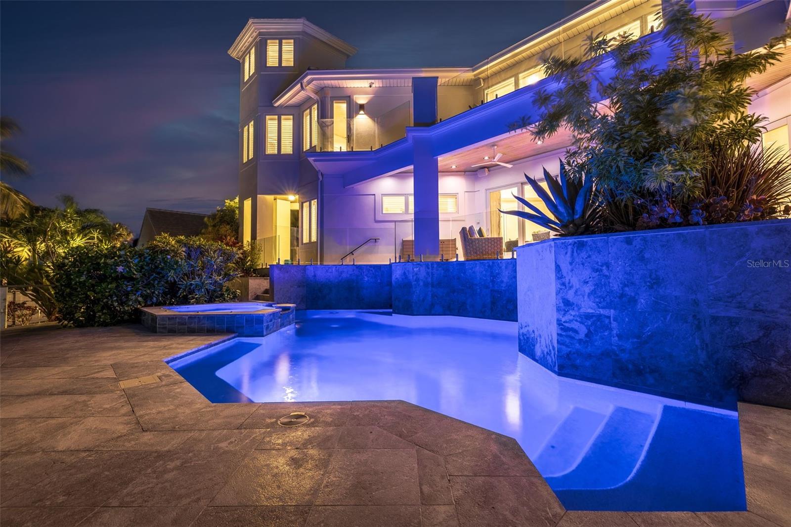 TB8434995 Property Photo