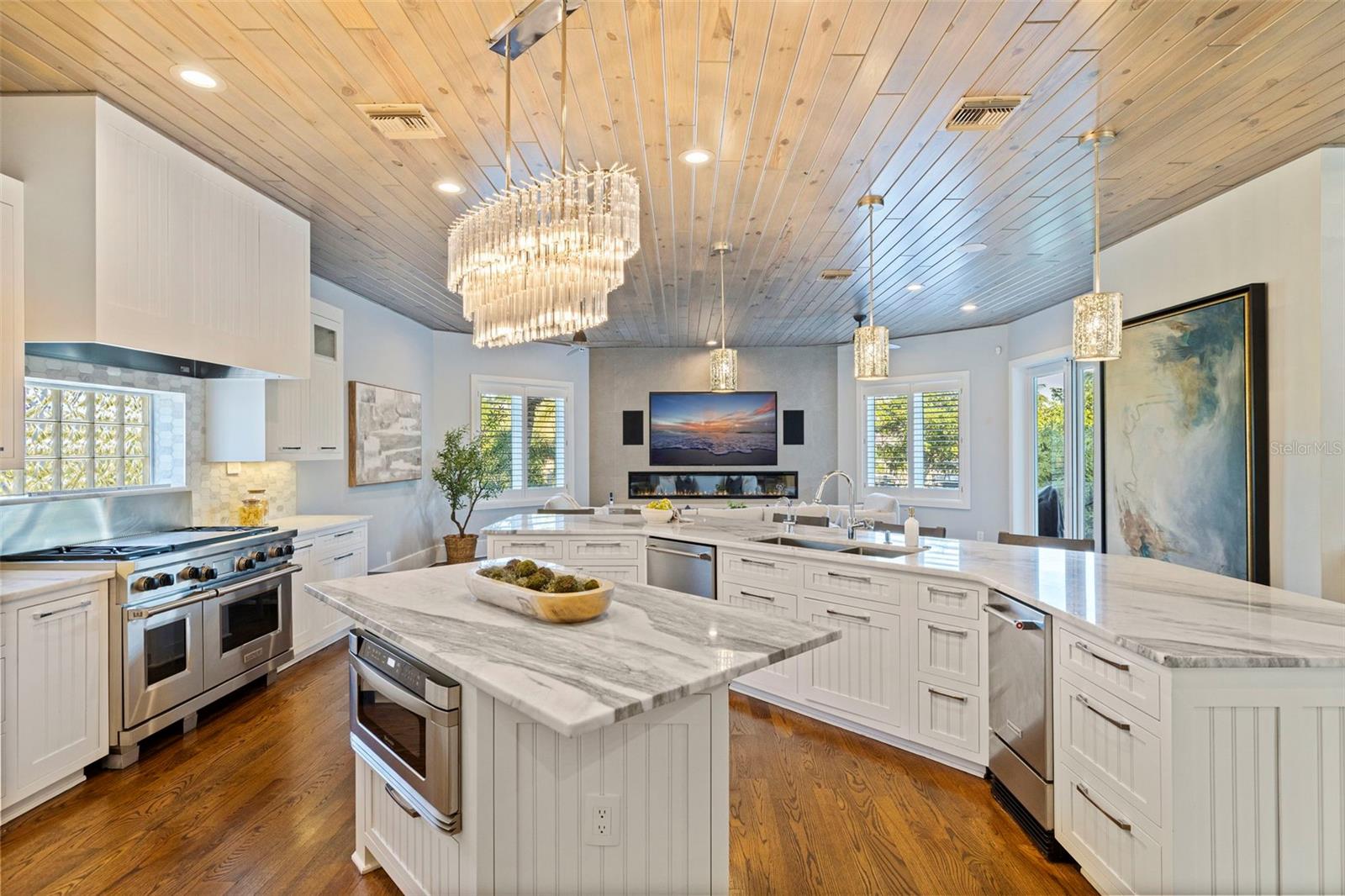 TB8434995 Property Photo