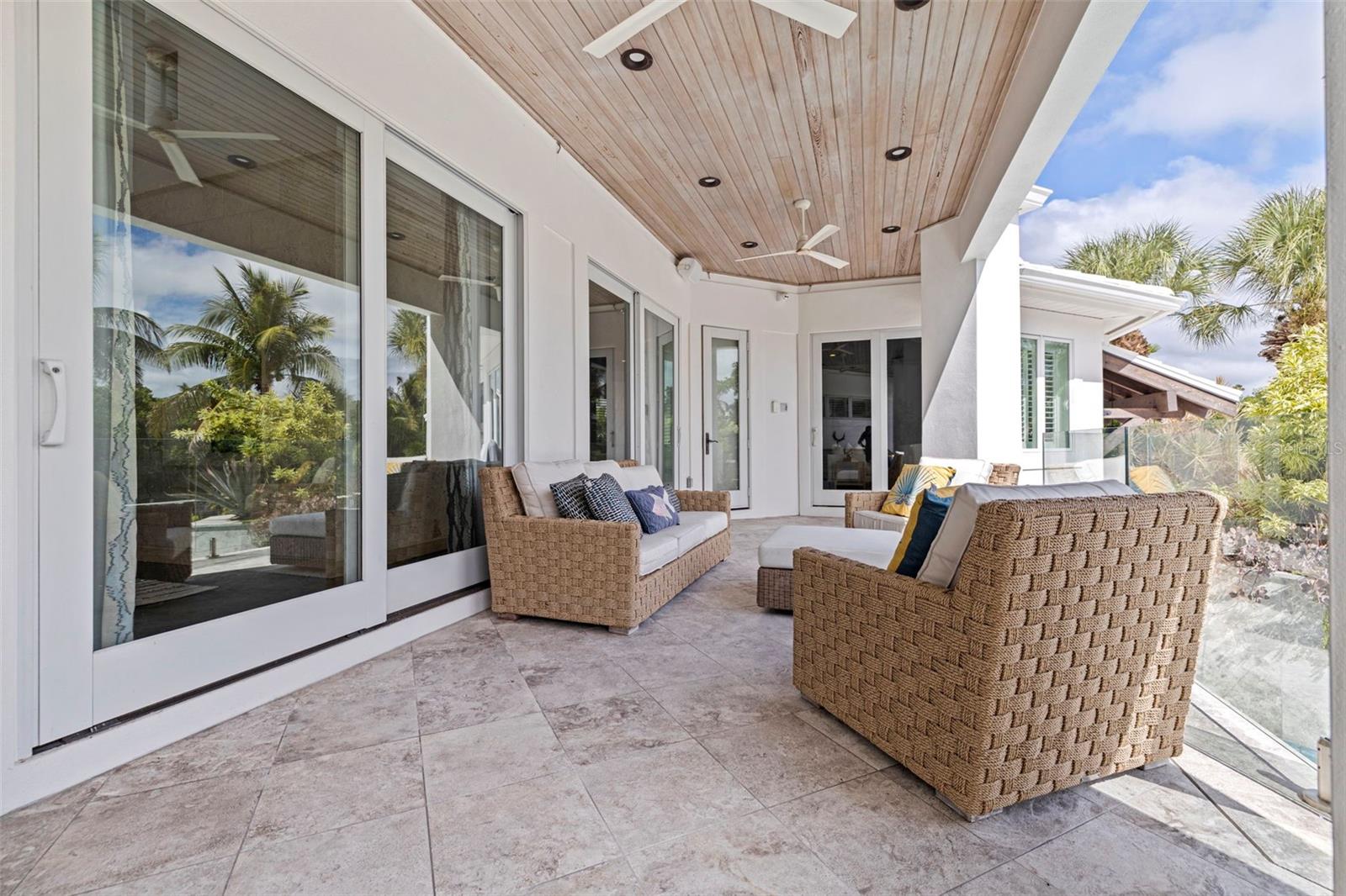 TB8434995 Property Photo