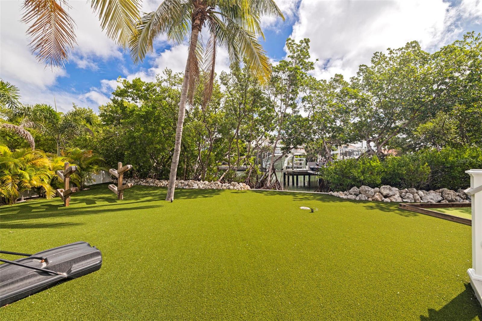 TB8434995 Property Photo