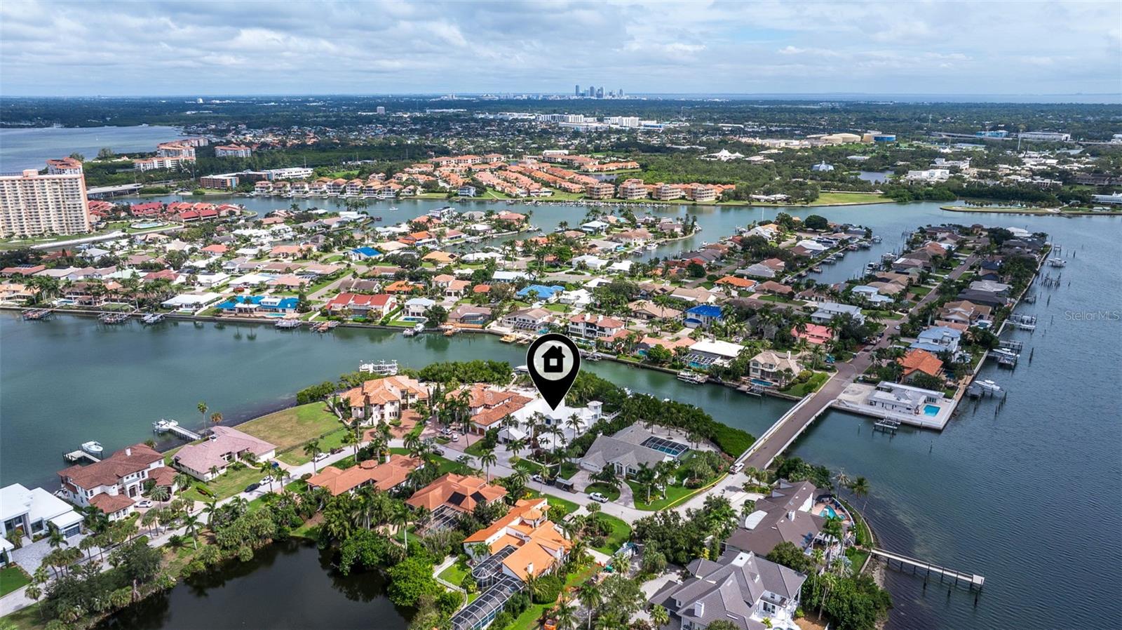 TB8434995 Property Photo