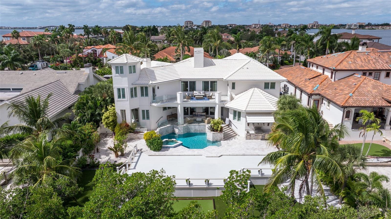 TB8434995 Property Photo