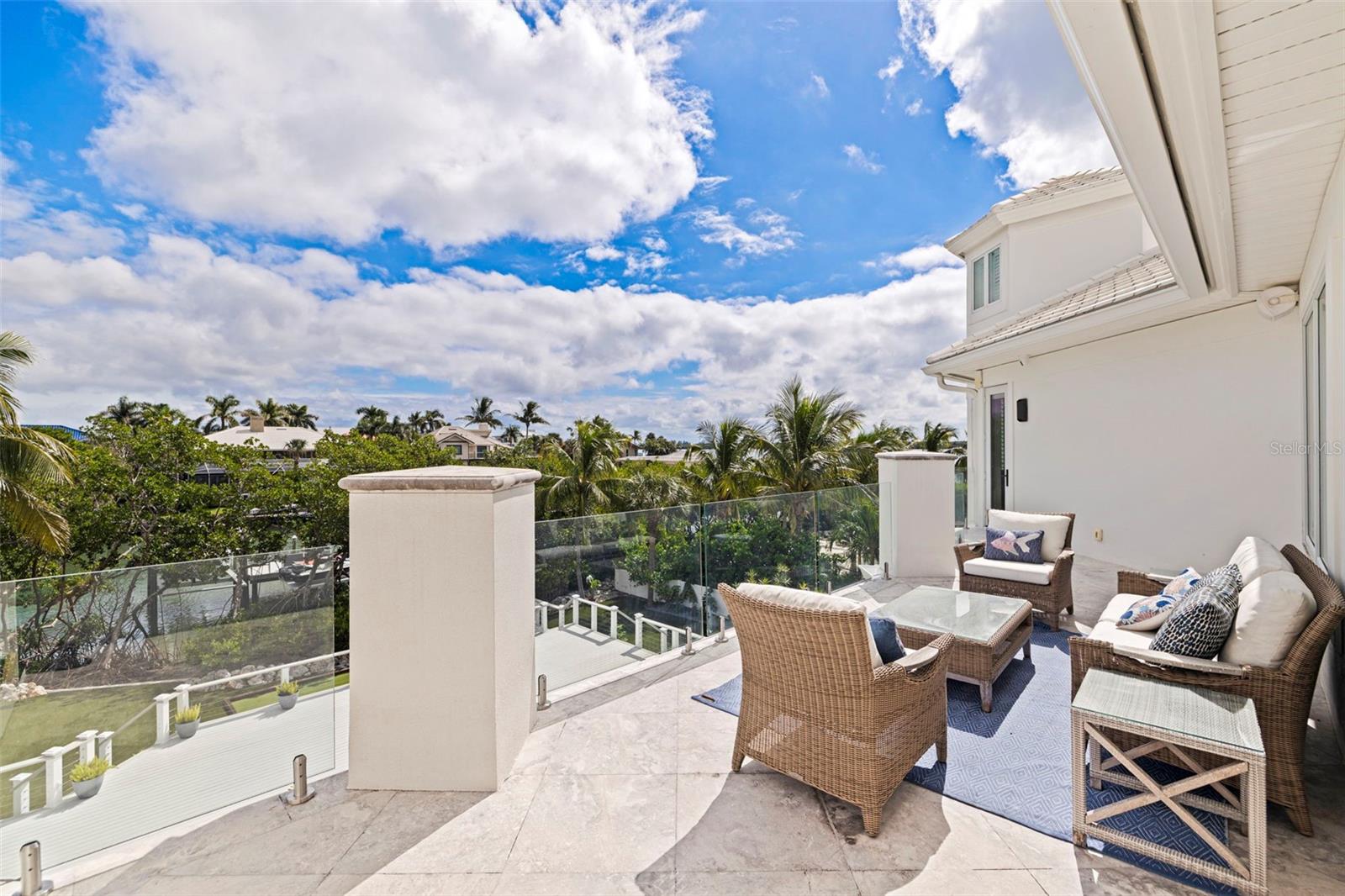 TB8434995 Property Photo