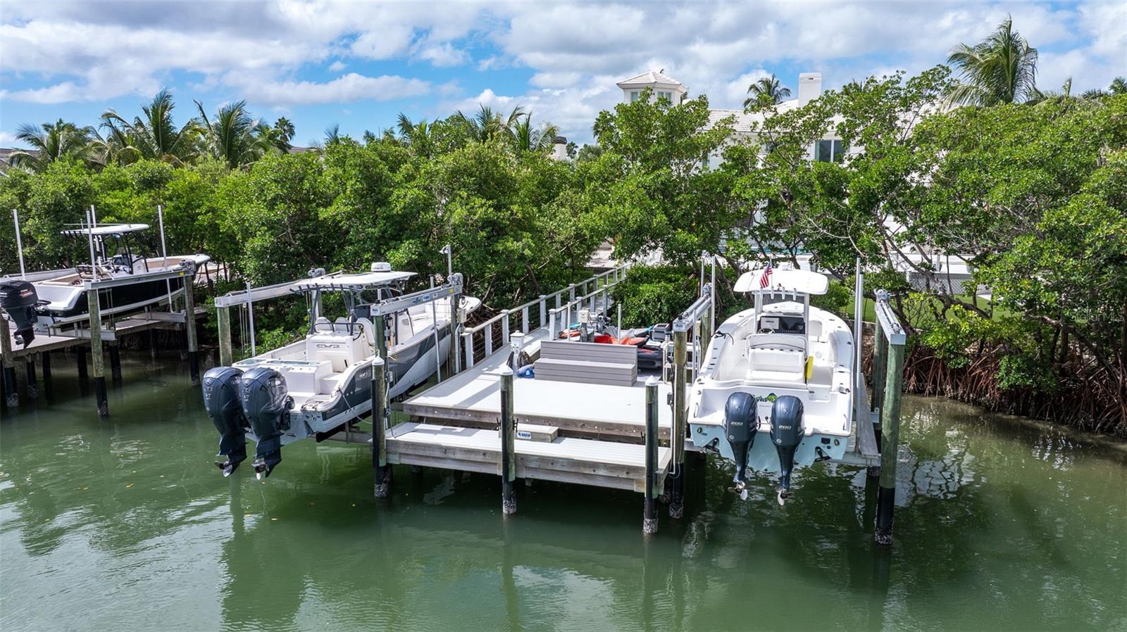 TB8434995 Property Photo