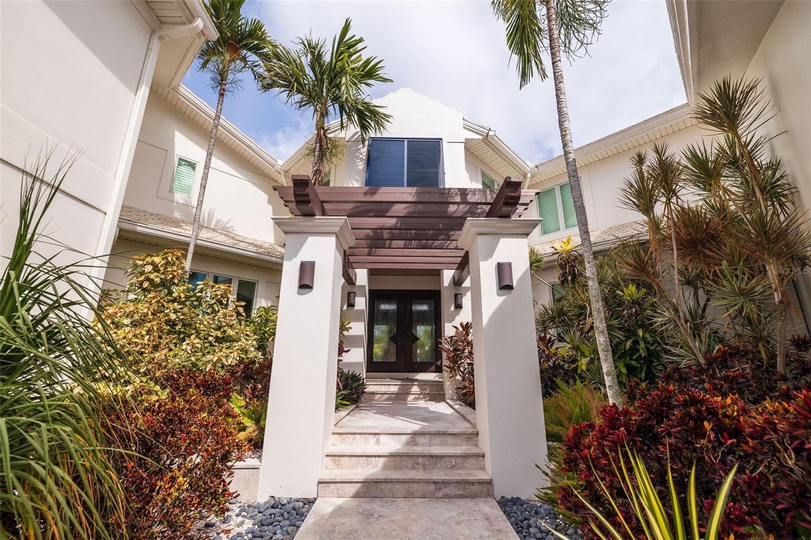 TB8434995 Property Photo