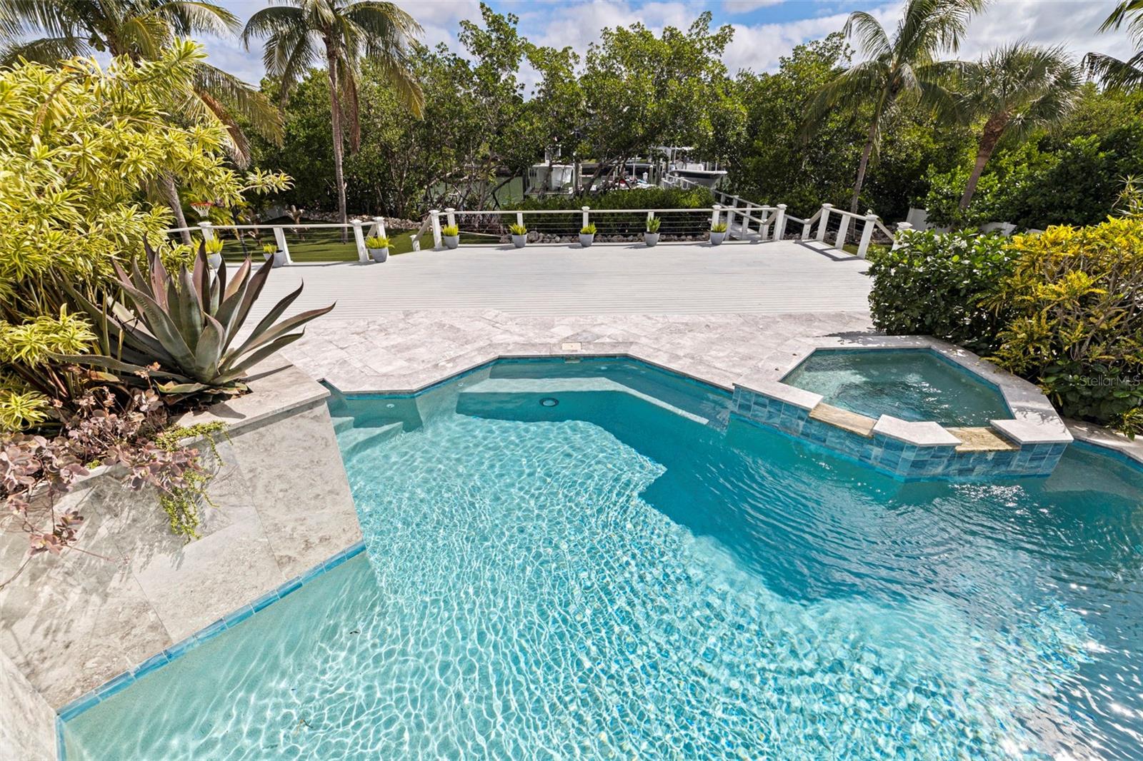 TB8434995 Property Photo