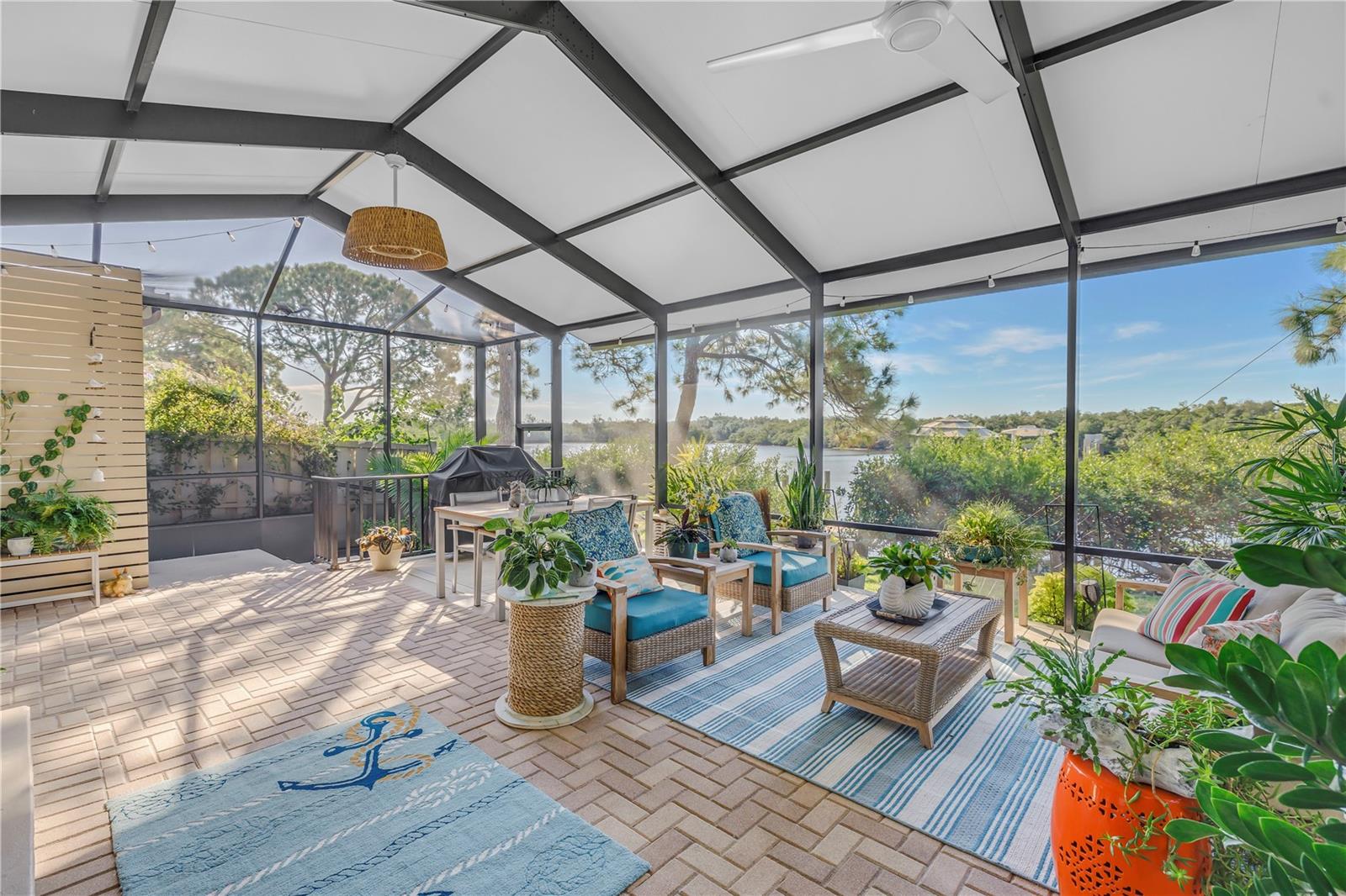 956 SAN CARLOS CT NE, ST PETERSBURG, FL, 33702