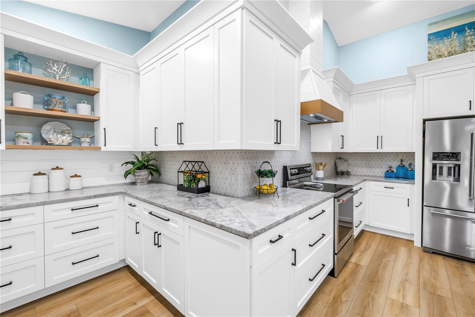 956 SAN CARLOS CT NE, ST PETERSBURG, FL, 33702