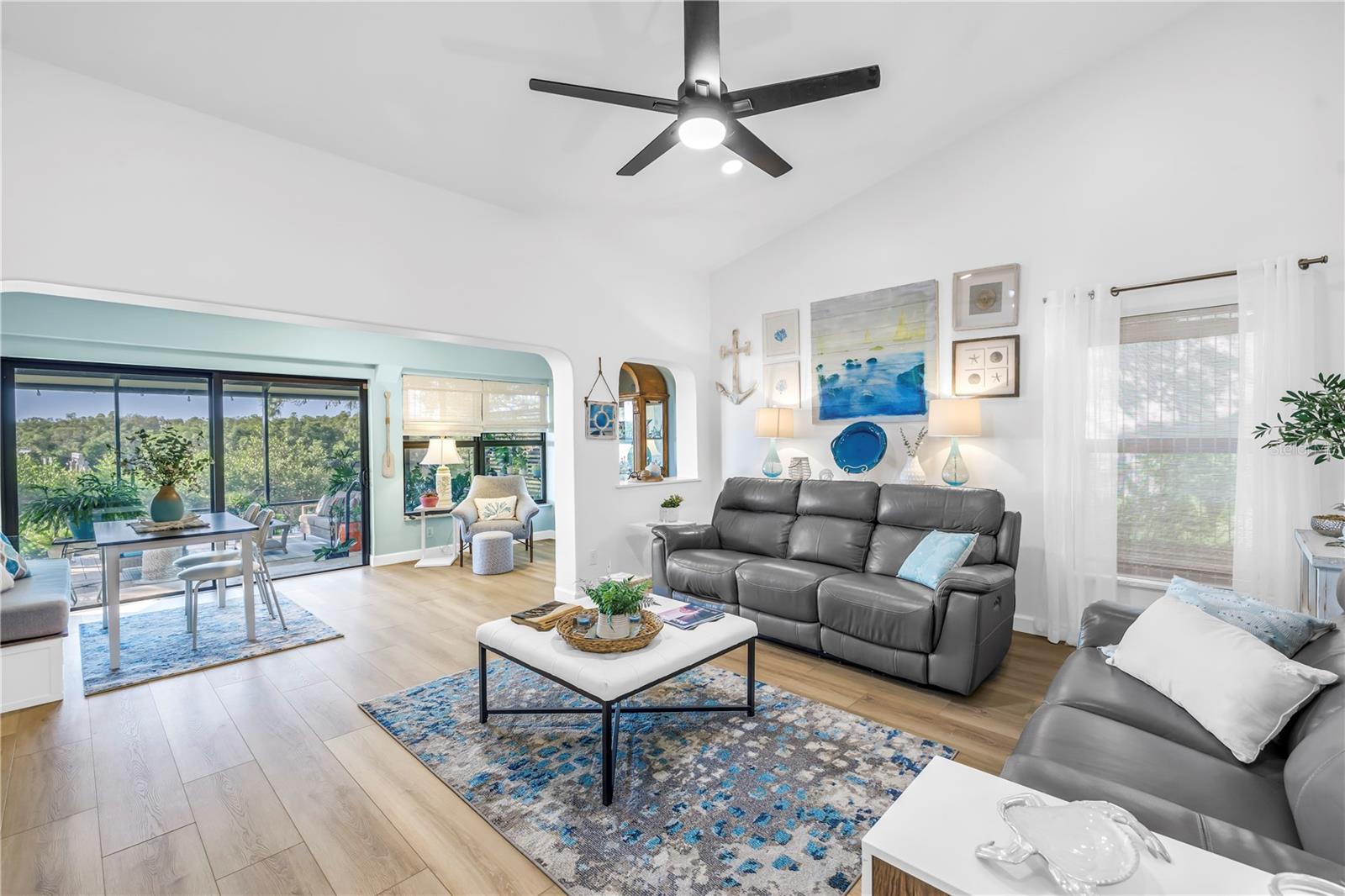 956 SAN CARLOS CT NE, ST PETERSBURG, FL, 33702