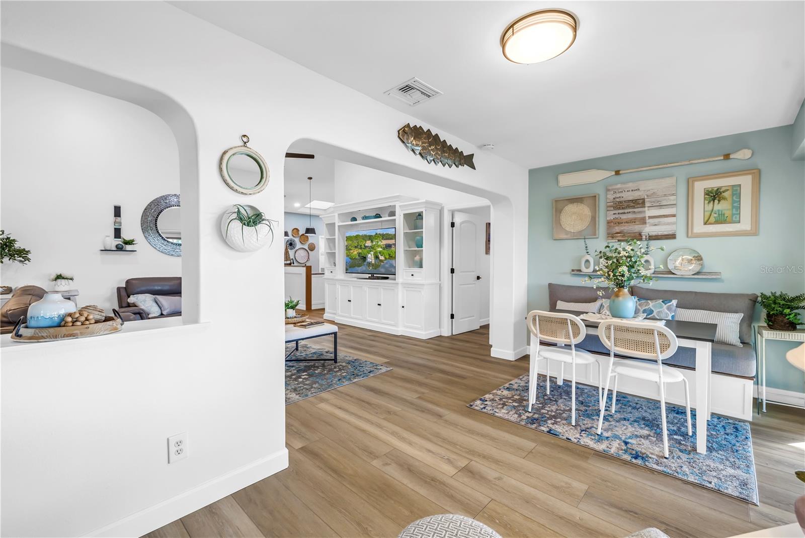 956 SAN CARLOS CT NE, ST PETERSBURG, FL, 33702