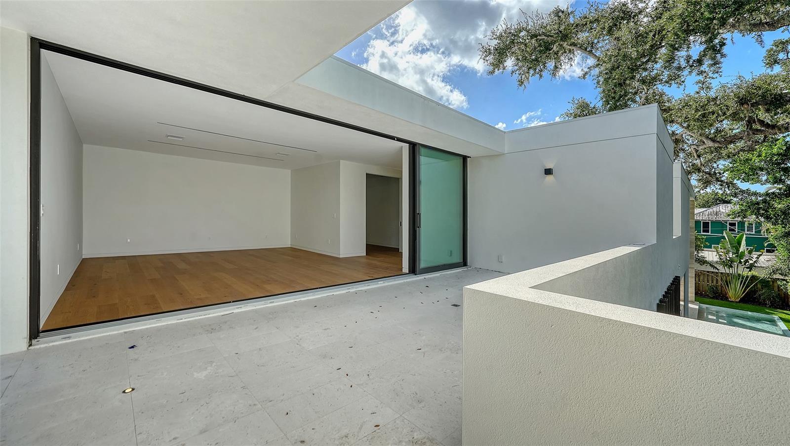 A4667508 Property Photo