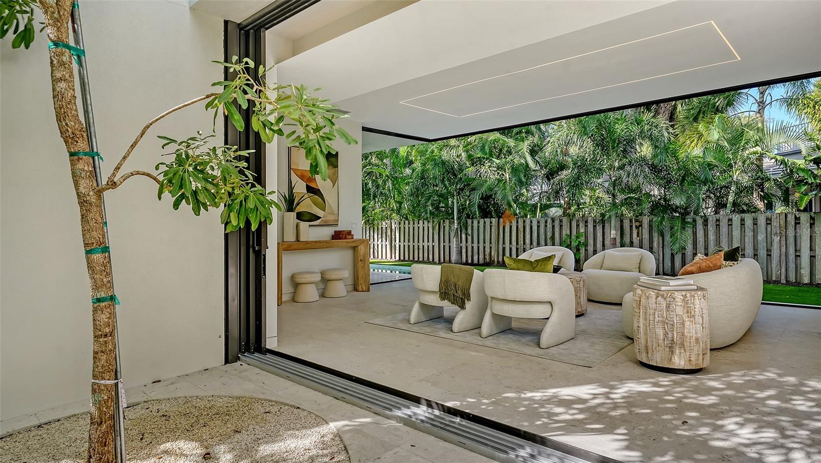 A4667508 Property Photo