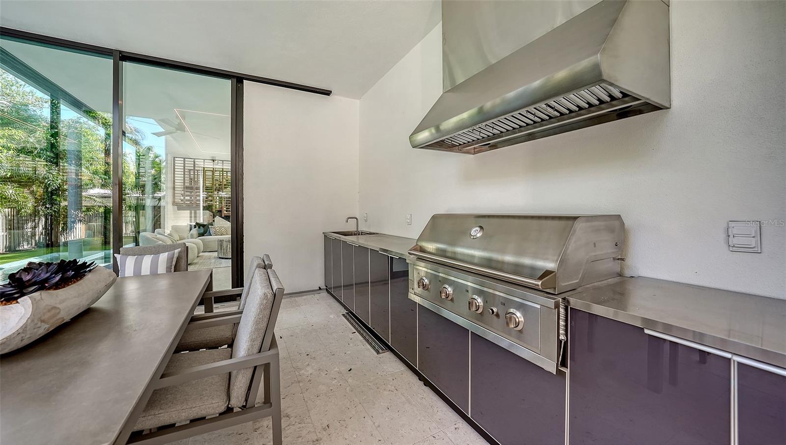 A4667508 Property Photo