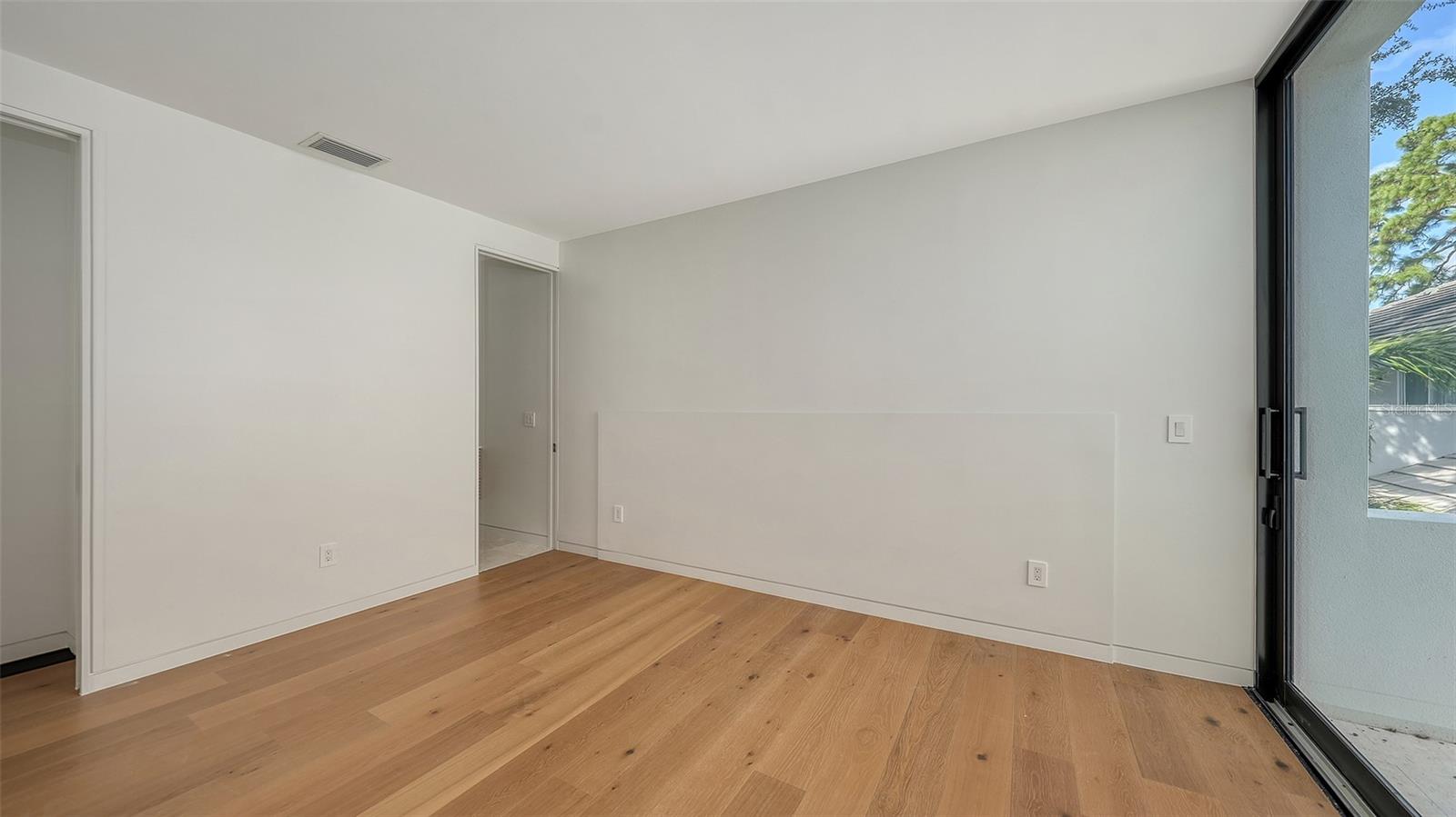 A4667508 Property Photo