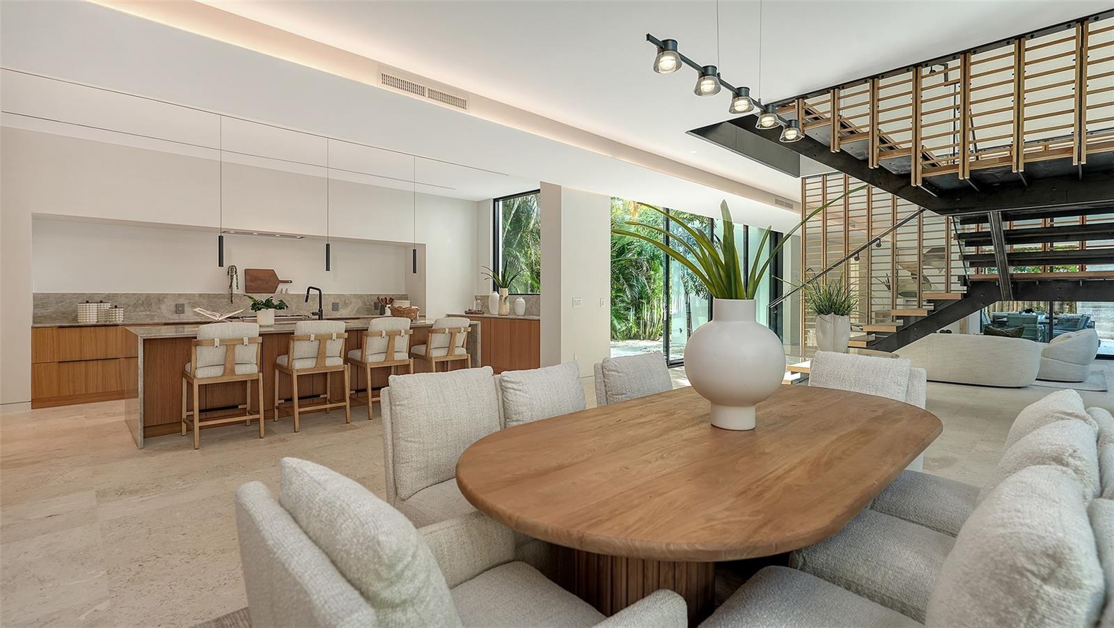 A4667508 Property Photo