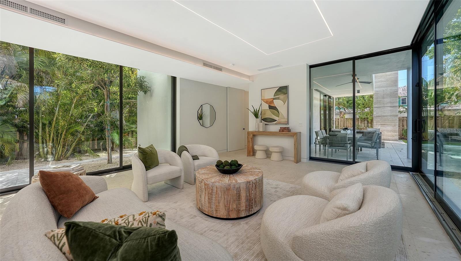 A4667508 Property Photo