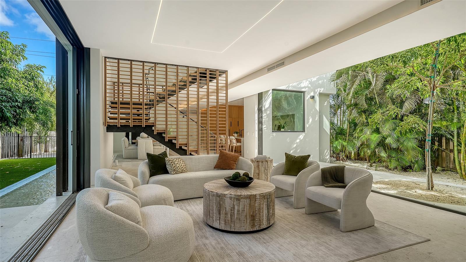 A4667508 Property Photo