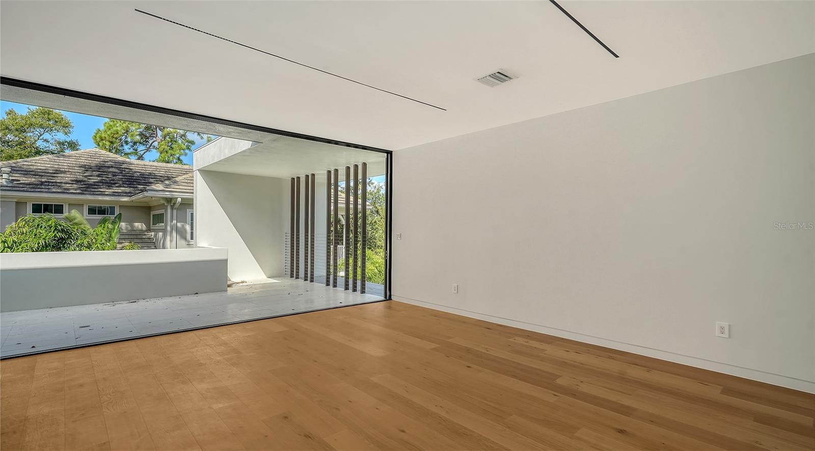 A4667508 Property Photo