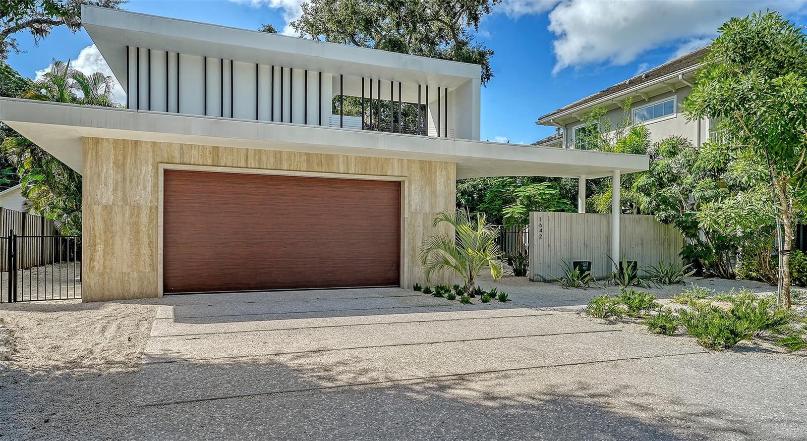 A4667508 Property Photo