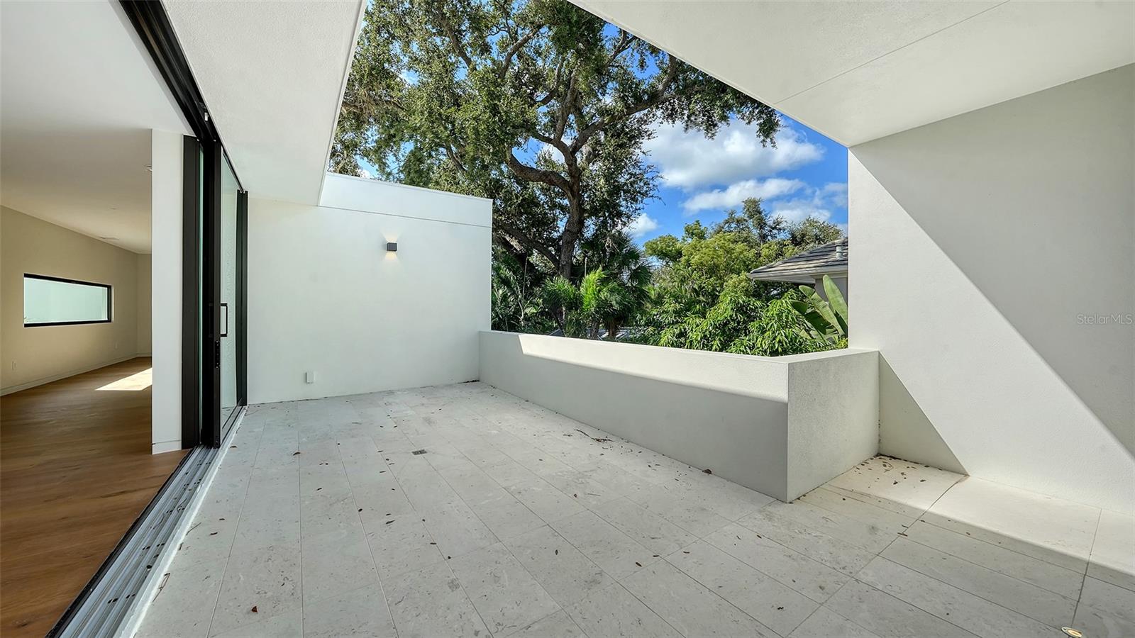 A4667508 Property Photo