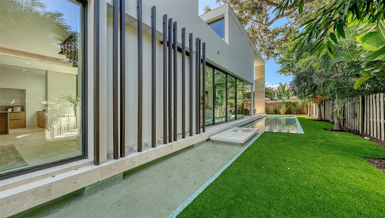 A4667508 Property Photo