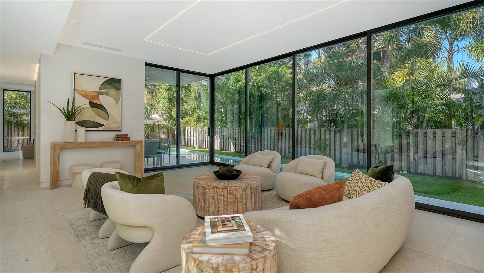 A4667508 Property Photo