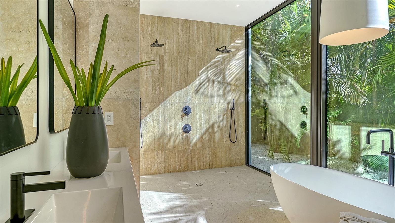 A4667508 Property Photo