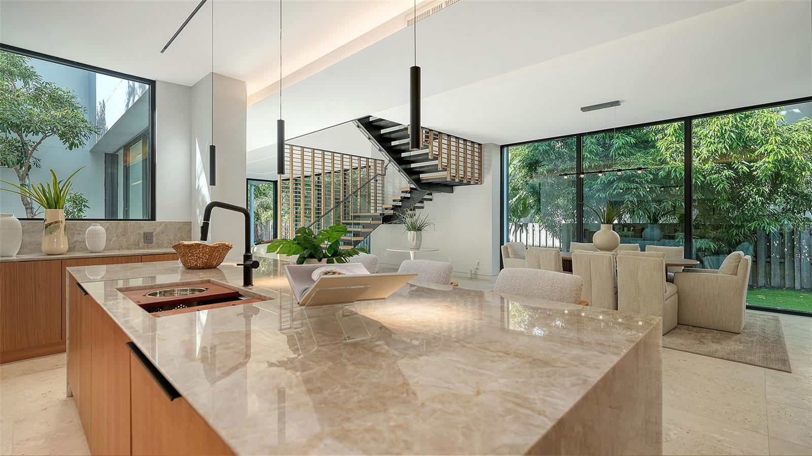 A4667508 Property Photo