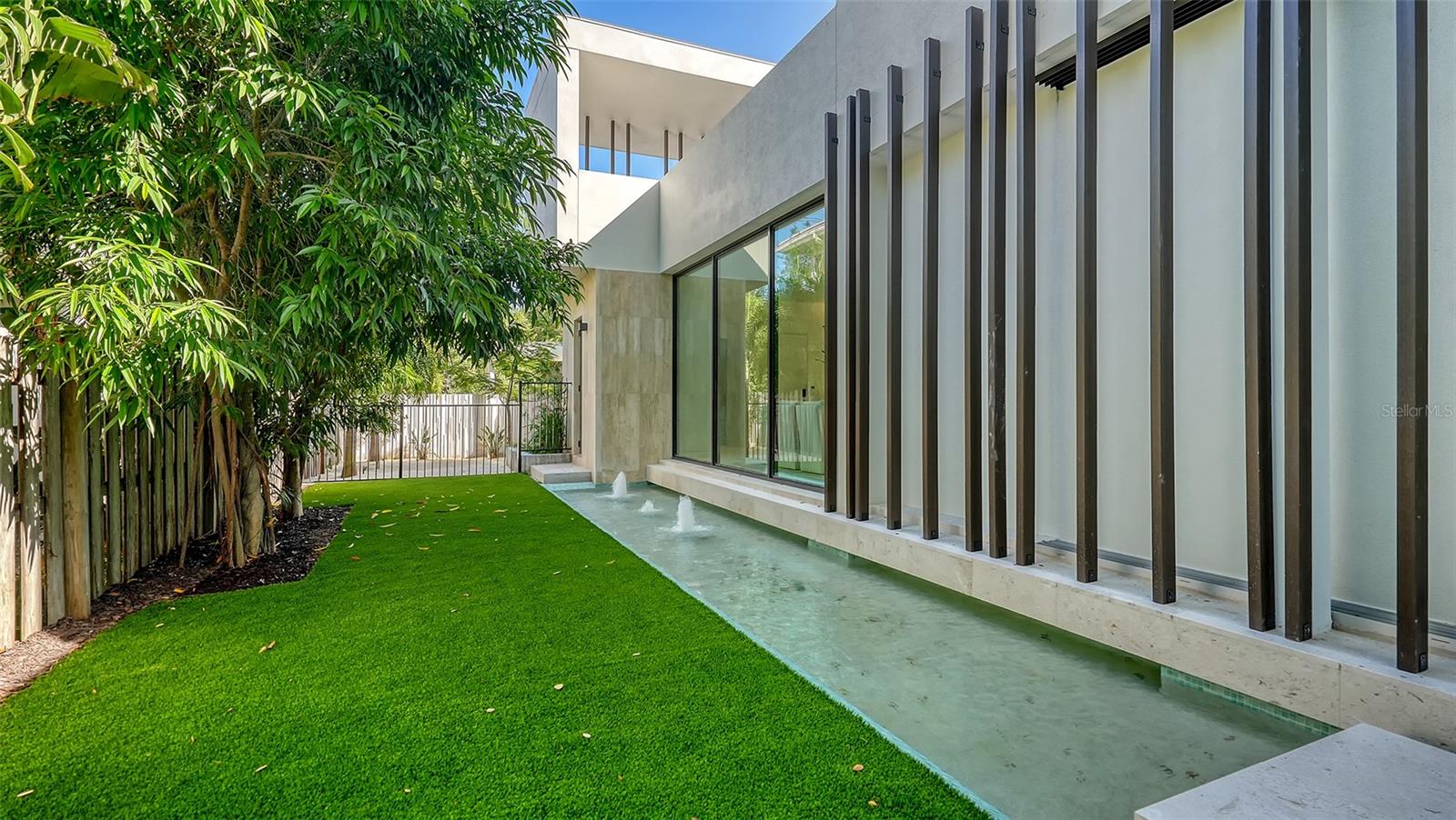 A4667508 Property Photo